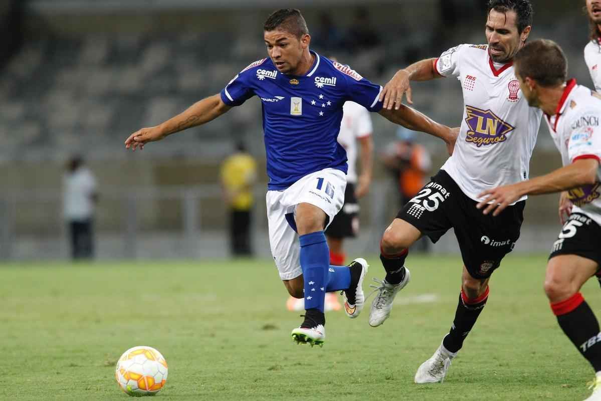 O atacante Judivan sofreu grave leso no joelho enquanto disputava o Mundial sub-20 pela Seleo Brasileira. Antes de se machucar, ele defendeu o Cruzeiro em 17 partidas em 2015, com dois gols marcados e duas assistncias