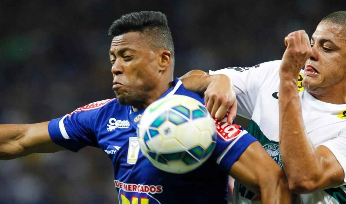 No ltimo ano como jogador do Cruzeiro, Jlio Baptista disputou apenas trs jogos e no marcou gols
