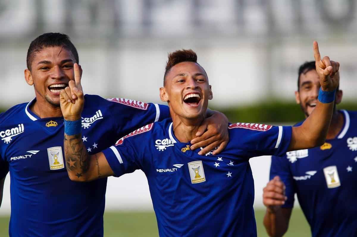 Neilton foi emprestado para o Botafogo em 2015. Antes de ser cedido ao clube carioca, ele marcou um gol pelo Cruzeiro em sete jogos disputados neste ano