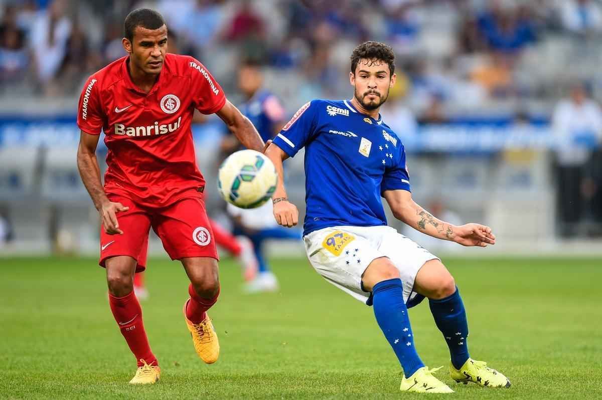 Vincius Arajo voltou ao Cruzeiro em 2015, disputou 14 jogos, marcou dois gols e deu uma assistncia  