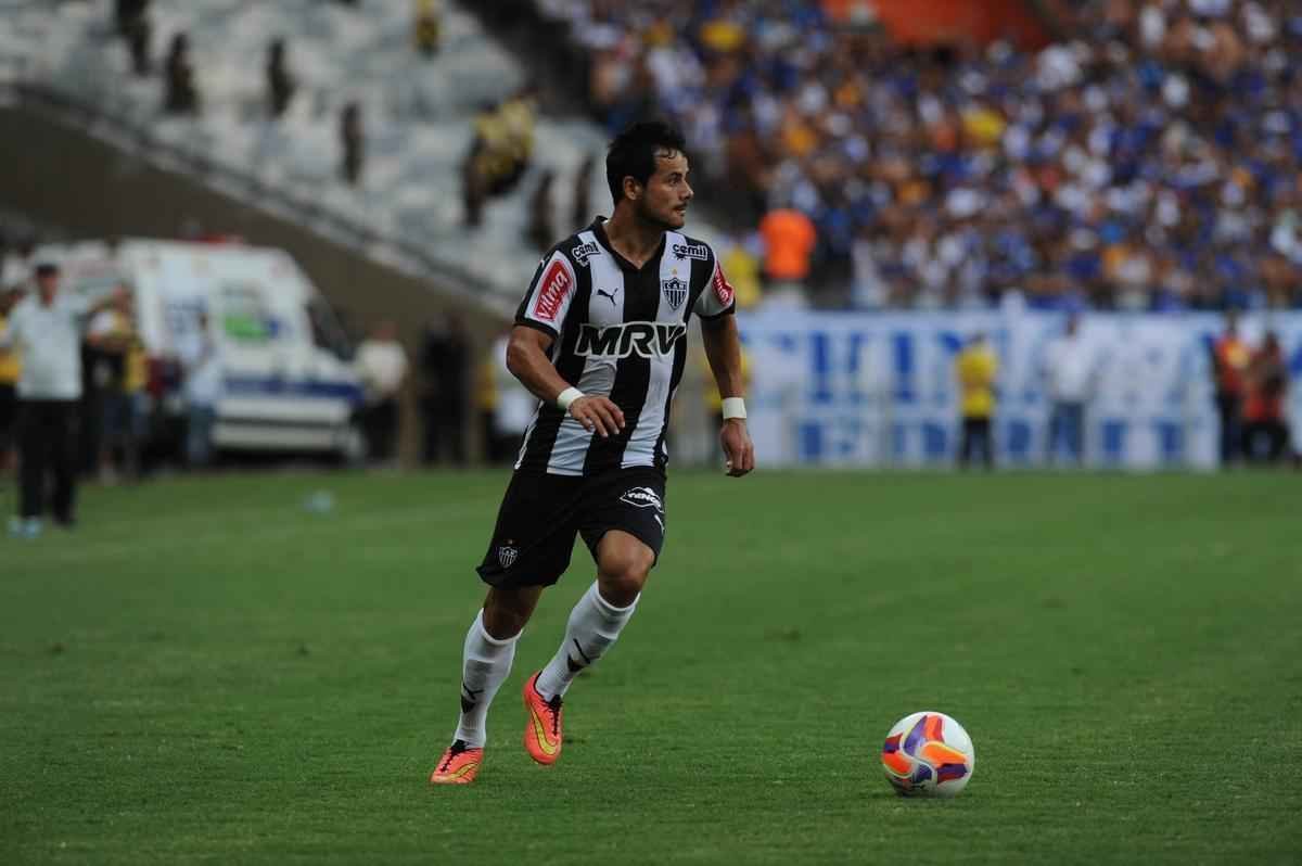 Cesinha atuou em sete partidas e, em maio, no teve o contrato renovado