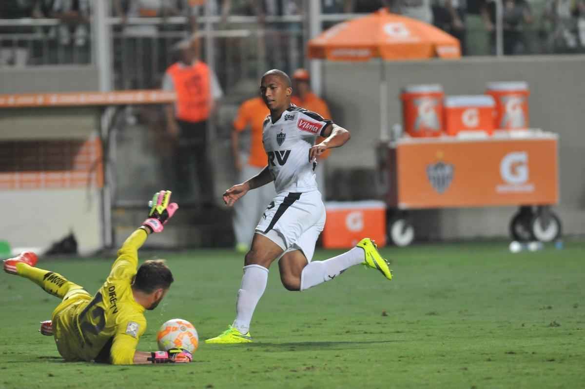 Um dos contratados para 2015, Danilo Pires s atuou em 10 jogos. Atltico no vai exercer direito de compra