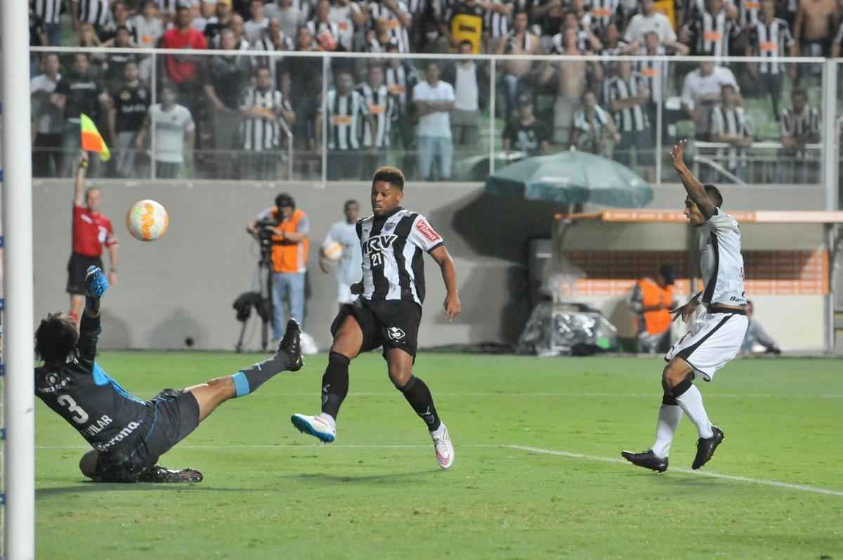 Andr comeou a temporada no Galo, fez dois jogos e marcou um gol, e foi emprestado para o Sport. Deve ser aproveitado em 2016 pelo Atltico