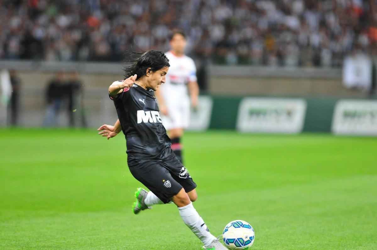 Cardenas esteve em campo 28 vezes. No marcou gol. Deu uma assistncia. A contratao do colombiano no vingou