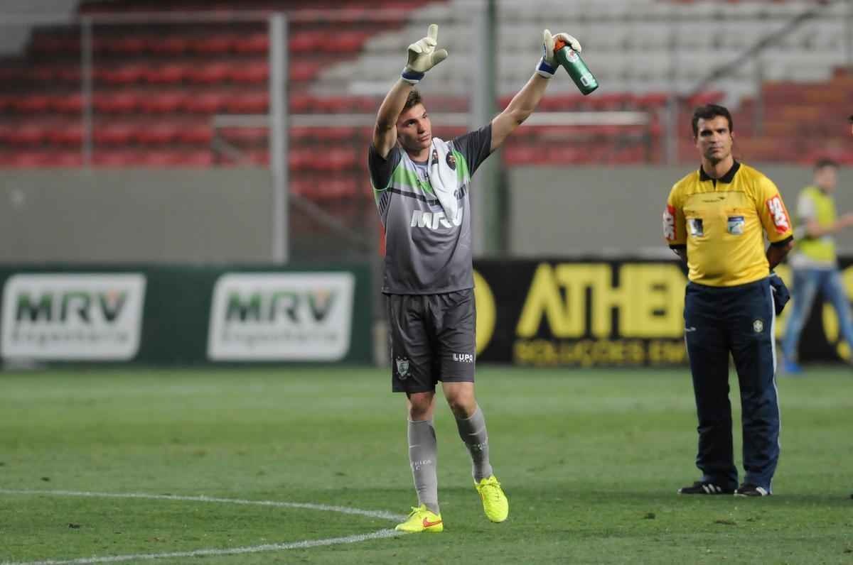 Joo Ricardo (goleiro): foi o jogador que mais disputou partidas pelo Amrica em 2015: 51. Sofreu 47 gols e recebeu 4 cartes amarelos.