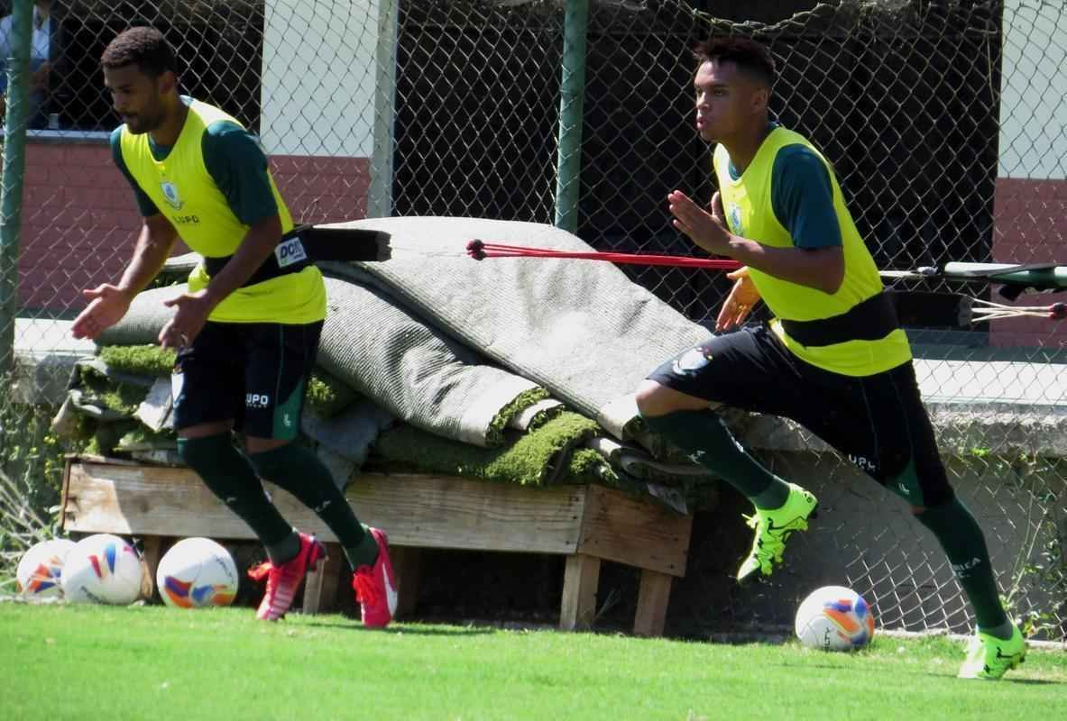 Paulinho Silva (armador): tal como Glaycon e Michel, o meio-campista entrou em campo uma s vez.