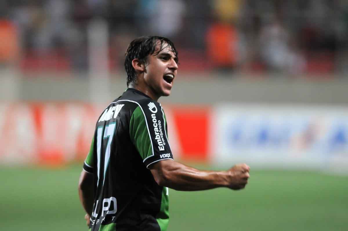 Xavier (lateral-esquerdo/armador): terminou a Srie B como titular. Na temporada, foram 16 partidas e um carto amarelo.