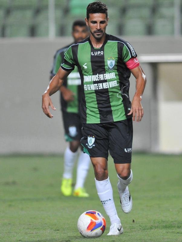 Leandro Guerreiro (volante): em 42 jogos, o veterano de 37 anos marcou um gol, alm de tomar oito cartes amarelos e um vermelho.