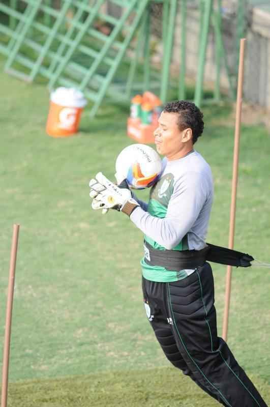 Glaycon (goleiro): no clube desde 2008, o goleiro de 27 anos fez um jogo como titular em 2015.