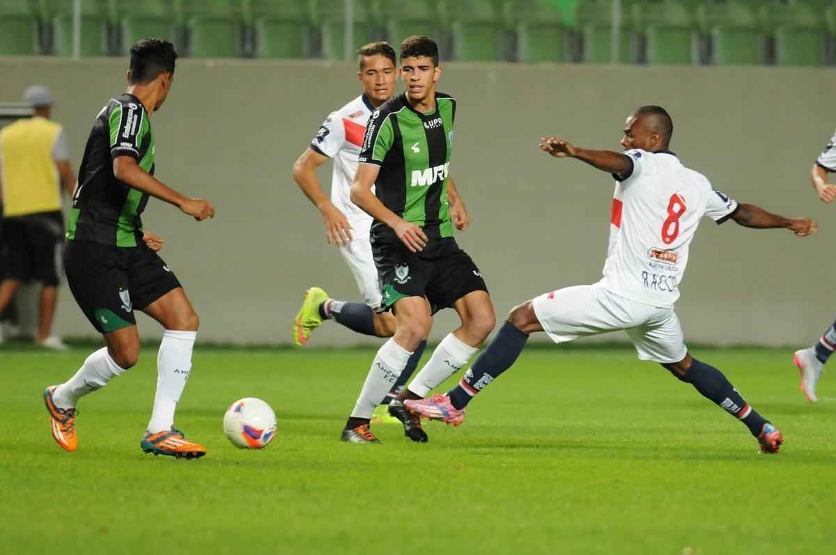 Rubens (atacante): 14 jogos, trs gols e um carto amarelo.