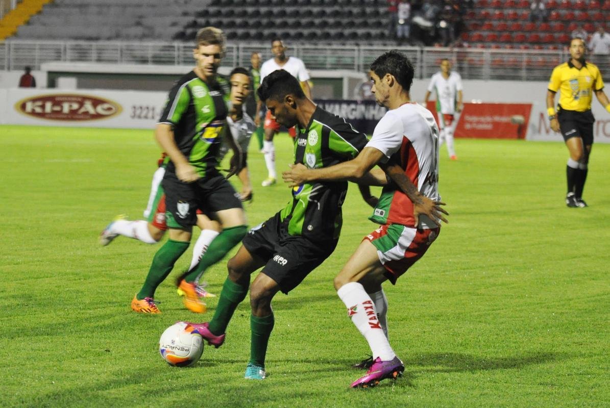 Renato Silva (armador): disputou sete jogos e levou um carto amarelo.