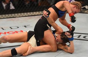 Justine Kish venceu Nina Ansaroff por deciso unnime