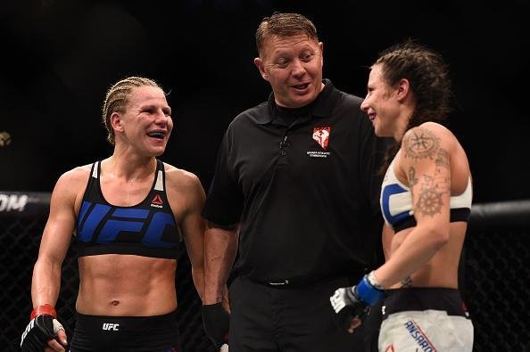 Justine Kish venceu Nina Ansaroff por deciso unnime