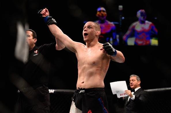 Alex Morono venceu Kyle Noke por deciso dividida