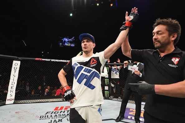 Michael McDonald venceu Masanori Kanehara por finalizao no segundo round