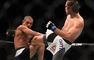 Brian Ortega venceu Diego Brando por finalizao no terceiro round