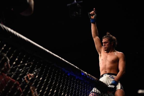Brian Ortega venceu Diego Brando por finalizao no terceiro round
