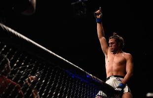 Brian Ortega venceu Diego Brando por finalizao no terceiro round