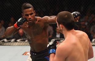 Albert Tumenov venceu Lorenz Larkin por deciso dividida