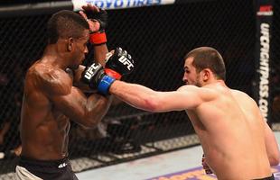 Albert Tumenov venceu Lorenz Larkin por deciso dividida