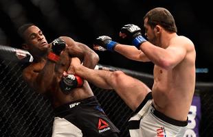 Albert Tumenov venceu Lorenz Larkin por deciso dividida