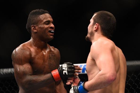 Albert Tumenov venceu Lorenz Larkin por deciso dividida
