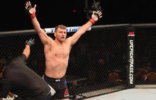 Stipe Miocic venceu Andrei Arlovski por nocaute tcnico no primeiro round