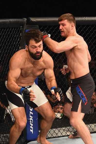 Stipe Miocic venceu Andrei Arlovski por nocaute tcnico no primeiro round