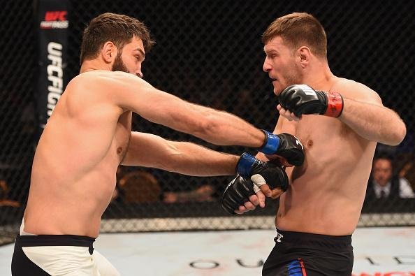 Stipe Miocic venceu Andrei Arlovski por nocaute tcnico no primeiro round