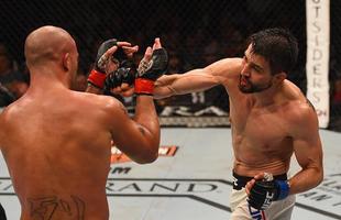 Robbie Lawler venceu Carlos Condit por deciso dividida e manteve o cinturo dos meio-mdios