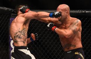 Robbie Lawler venceu Carlos Condit por deciso dividida e manteve o cinturo dos meio-mdios