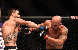 Robbie Lawler venceu Carlos Condit por deciso dividida e manteve o cinturo dos meio-mdios