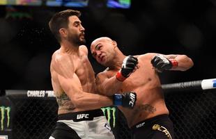 Imagens da guerra entre Robbie Lawler e Carlos Condit pelo cinturo dos meio-mdios, no UFC 195. Lawler levou a melhor depois de cinco round, por deciso dividida dos juzes 