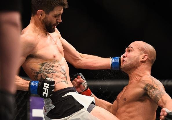 Imagens da guerra entre Robbie Lawler e Carlos Condit pelo cinturo dos meio-mdios, no UFC 195. Lawler levou a melhor depois de cinco round, por deciso dividida dos juzes 