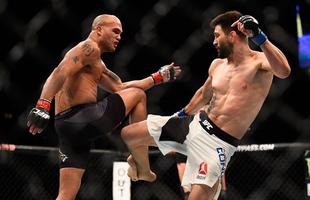 Imagens da guerra entre Robbie Lawler e Carlos Condit pelo cinturo dos meio-mdios, no UFC 195. Lawler levou a melhor depois de cinco round, por deciso dividida dos juzes 