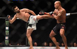 Imagens da guerra entre Robbie Lawler e Carlos Condit pelo cinturo dos meio-mdios, no UFC 195. Lawler levou a melhor depois de cinco round, por deciso dividida dos juzes 