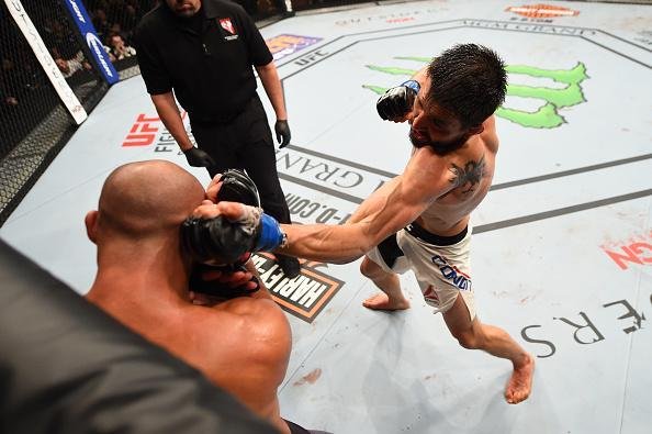 Imagens da guerra entre Robbie Lawler e Carlos Condit pelo cinturo dos meio-mdios, no UFC 195. Lawler levou a melhor depois de cinco round, por deciso dividida dos juzes 