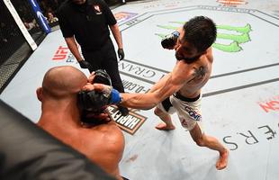 Imagens da guerra entre Robbie Lawler e Carlos Condit pelo cinturo dos meio-mdios, no UFC 195. Lawler levou a melhor depois de cinco round, por deciso dividida dos juzes 