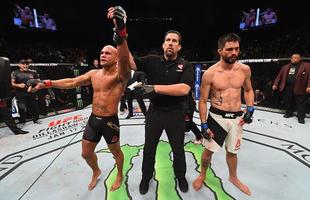 Imagens da guerra entre Robbie Lawler e Carlos Condit pelo cinturo dos meio-mdios, no UFC 195. Lawler levou a melhor depois de cinco round, por deciso dividida dos juzes 