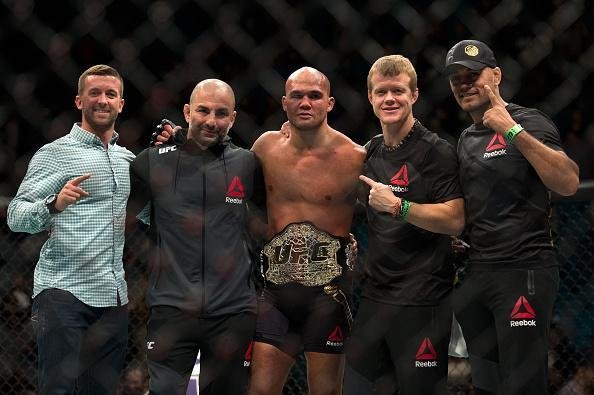 Imagens da guerra entre Robbie Lawler e Carlos Condit pelo cinturo dos meio-mdios, no UFC 195. Lawler levou a melhor depois de cinco round, por deciso dividida dos juzes 
