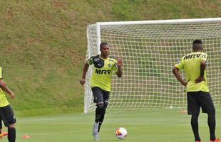 Na Cidade do Galo, atletas foram comandados por Diego Aguirre em primeiro treino do ano