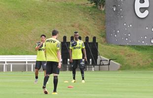 Na Cidade do Galo, atletas foram comandados por Diego Aguirre em primeiro treino do ano