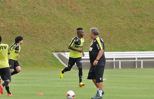 Na Cidade do Galo, atletas foram comandados por Diego Aguirre em primeiro treino do ano