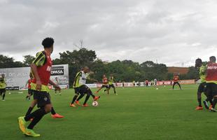 Na Cidade do Galo, atletas foram comandados por Diego Aguirre em primeiro treino do ano