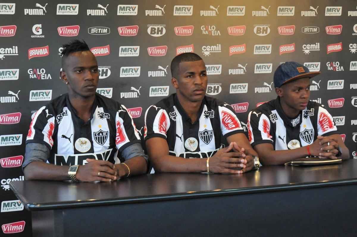Veja imagens da apresentao de Hyuri, Erazo e Juan Cazares, novos reforos do Atltico
