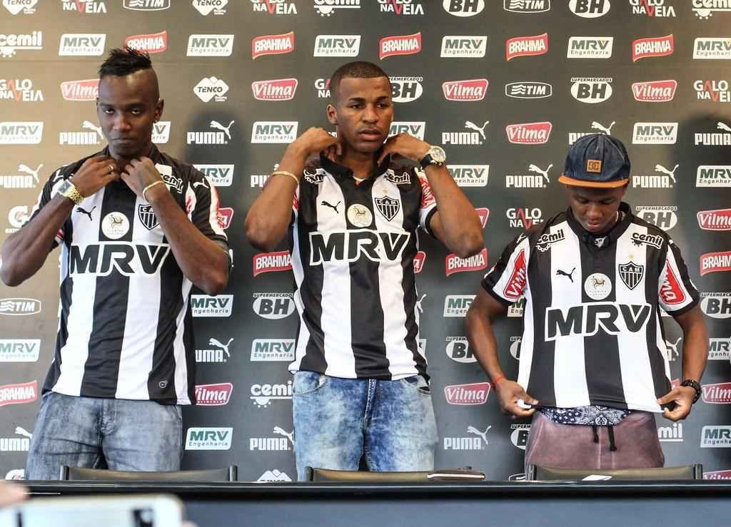 Veja imagens da apresentao de Hyuri, Erazo e Juan Cazares, novos reforos do Atltico