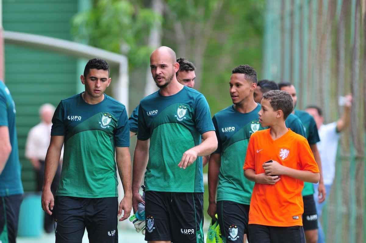 Com muitas novidades, Amrica se apresentou para a temporada 2016 na tarde desta tera-feira, no Lanna Drumond