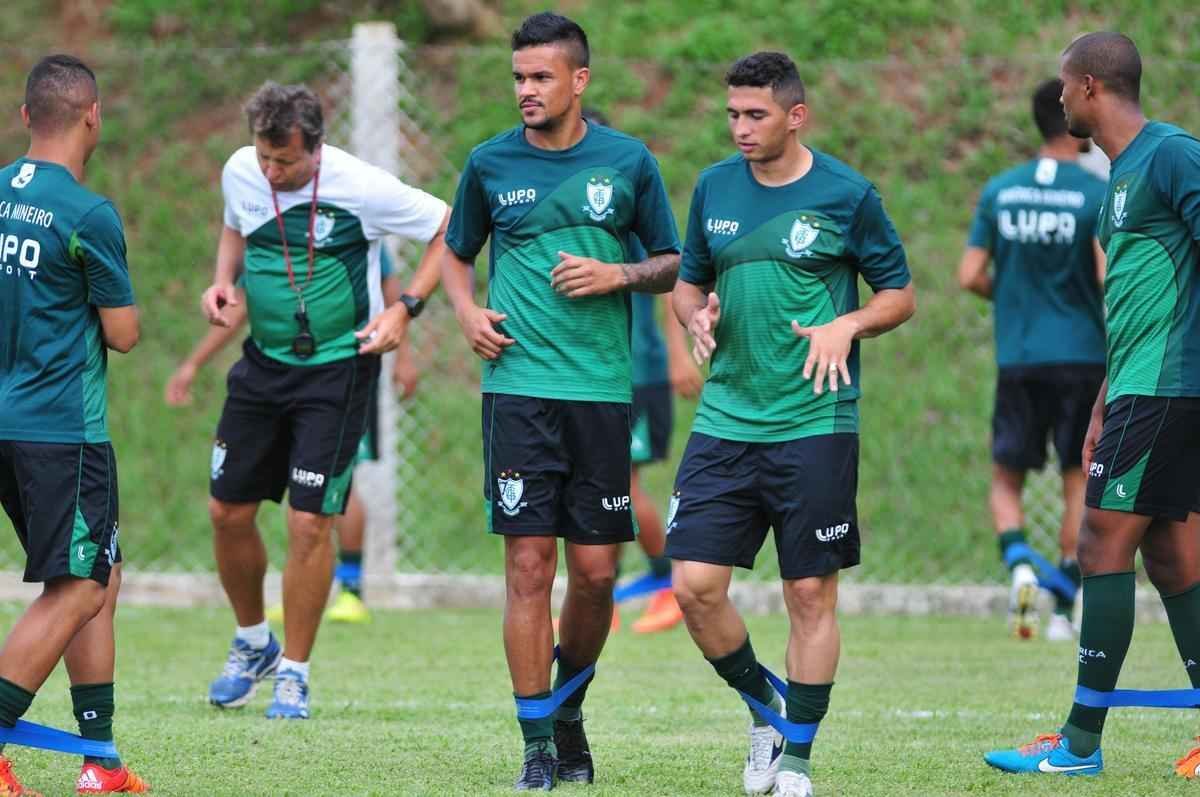 Com muitas novidades, Amrica se apresentou para a temporada 2016 na tarde desta tera-feira, no Lanna Drumond