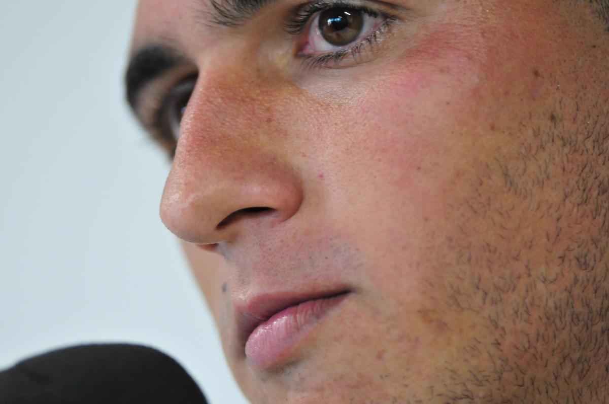 Com muitas novidades, Amrica se apresentou para a temporada 2016 na tarde desta tera-feira, no Lanna Drumond. Na imagem, o lateral-esquerdo Danilo.