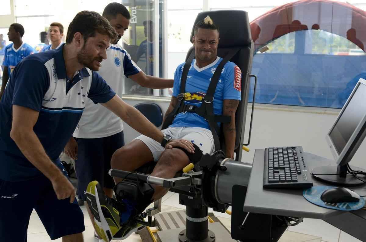 Cruzeiro se reapresentou nesta quarta-feira, na Toca da Raposa II, com novidades